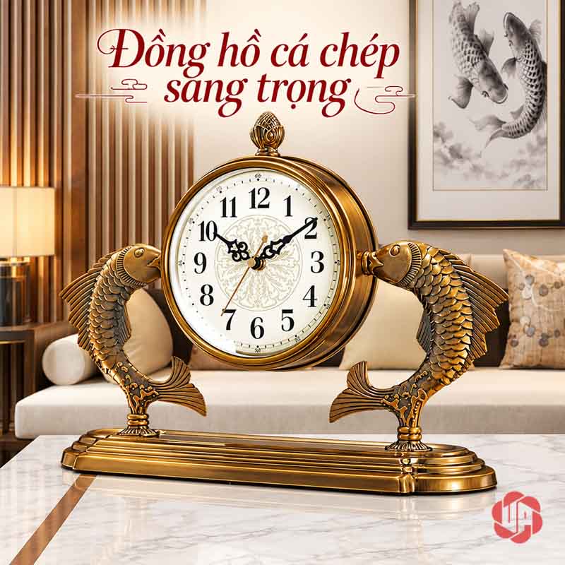 Đồng Hồ Để Bàn Đôi Cá Chép, Song Ngư Vọng Nguyệt UPHB24 Đồng hồ tròn giữa hai cá chép ánh vàng trên đế ngang