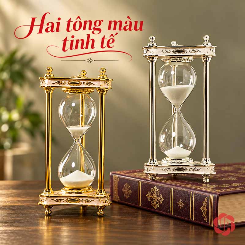 Đồ Trang Trí Bàn Làm Việc, Đồng Hồ Cát Cổ Điển UPV004 Hai đồng hồ cát khung vàng và bạc bày cạnh nhau, mẫu bạc kê trên sách