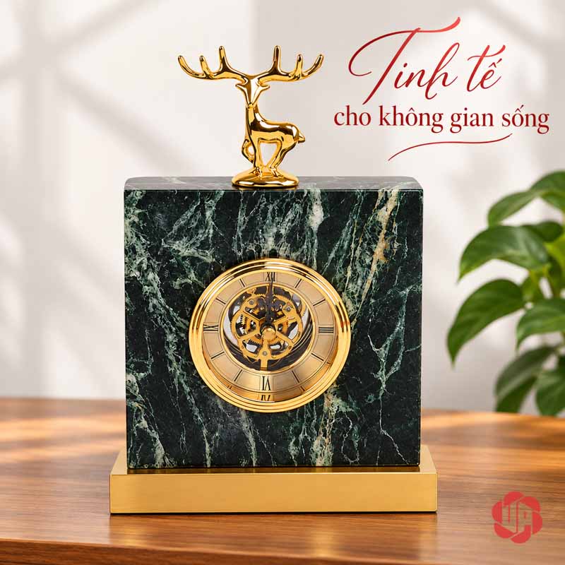 Đồng Hồ Để Bàn Cao Cấp, Hươu Vàng Đá Cẩm Thạch UPHB02 Đồng hồ hươu vàng đá xanh đặt trên bàn gỗ cạnh cây