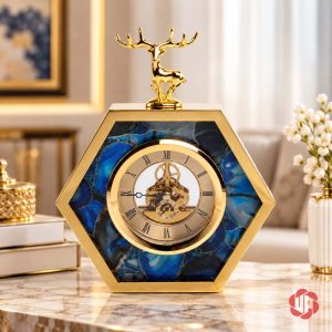 Đồng hồ lục giác nền xanh viền vàng, tượng hươu trên đỉnh