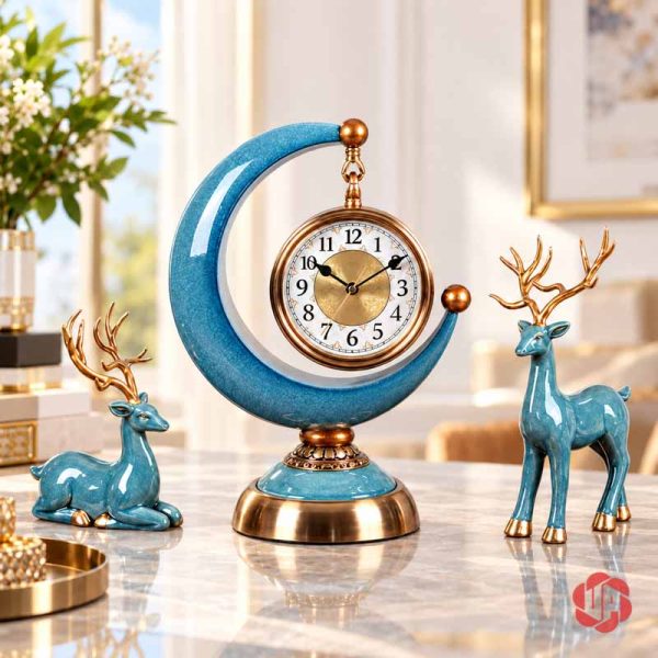 Bộ đồng hồ mặt trăng xanh cùng hươu nằm bên trái và hươu đứng bên phải