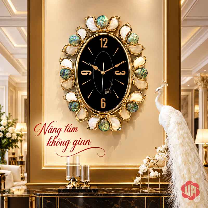 Đồng Hồ Treo Tường Cao Cấp Khảm Trai Tự Nhiên UPH023 Đồng hồ elip khảm trai trong không gian sáng với hoa và đồ trang trí