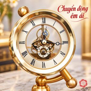 Cận mặt đồng hồ La Mã với kim sẫm và các chi tiết giữa mặt số
