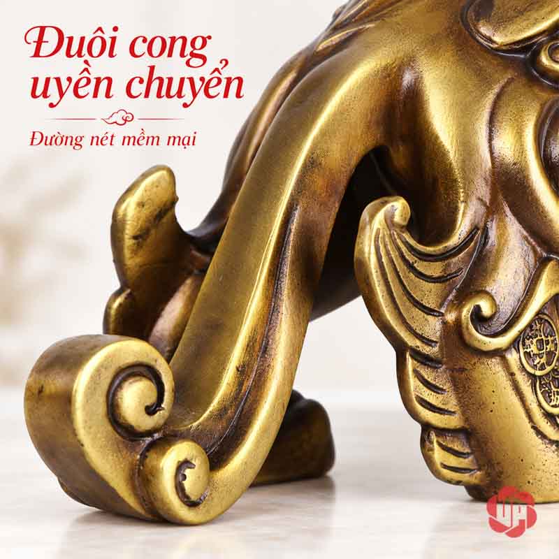 Cặp Tượng Tỳ Hưu Phong Thủy Bằng Đồng UPD002 Cận cảnh đuôi tỳ hưu cuộn và mảng hoa văn sẫm trên thân