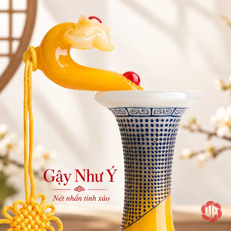 Cặp Bình Hút Lộc Phong Thủy Vàng Xanh Như Ý UP004 Chi tiết đầu gậy như ý màu vàng bên cổ bình sứ