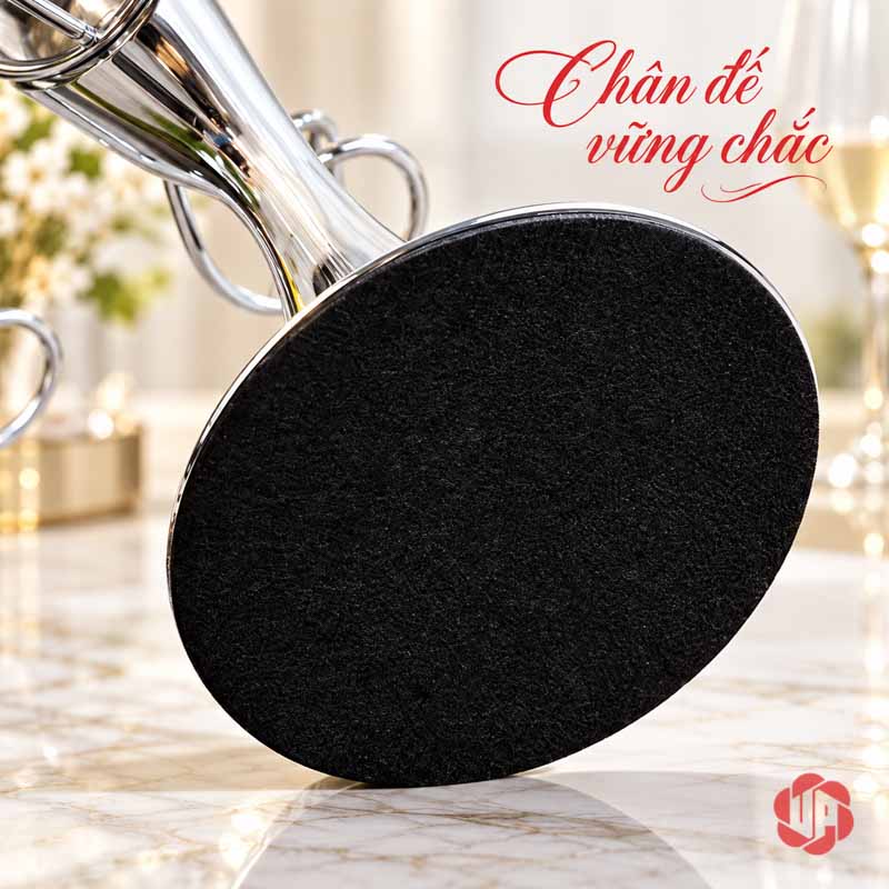 Giá Treo Ly Rượu Vang Màu Bạc Sáu Móc UP037L Cận mặt dưới đế tròn có lớp lót màu đen