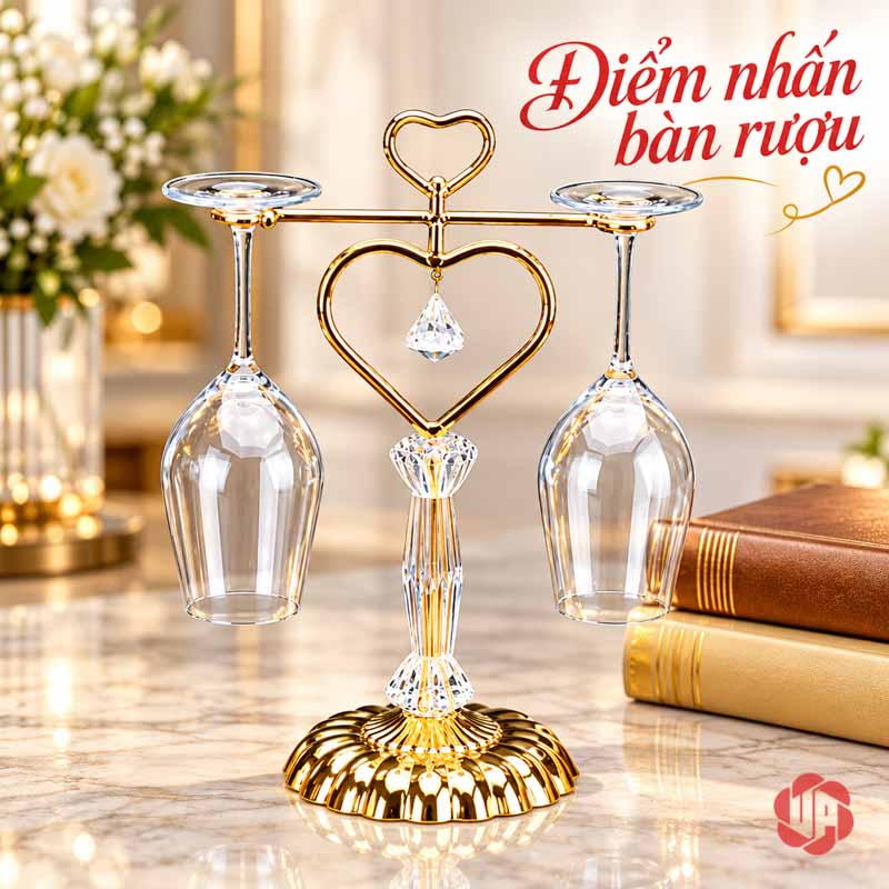 Giá Treo Ly Rượu Vang Tình Yêu UP036L Giá trái tim vàng đặt cạnh sách trên bàn sáng
