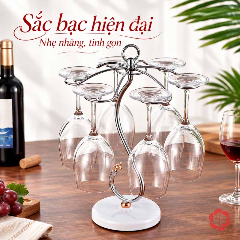 Giá Treo Ly Rượu Vang Dáng Uốn UP005L Giá ly bạc đế trắng trên bàn gỗ trong phòng sáng