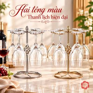 Hai giá treo ly màu bạc và vàng đặt cạnh nhau