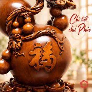 Hồ lô phong thủy cận cảnh chữ Phúc và chùm quả nhỏ