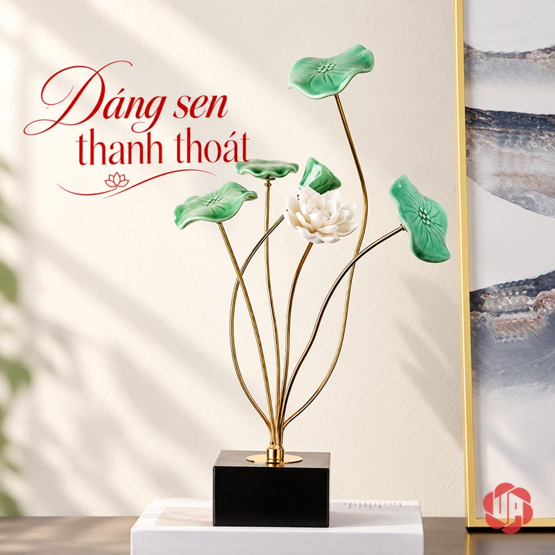 Hoa Sen Trang Trí Gốm Sứ Và Hợp Kim UP019 Hoa sen trang trí dáng cao cạnh khung tranh màu vàng