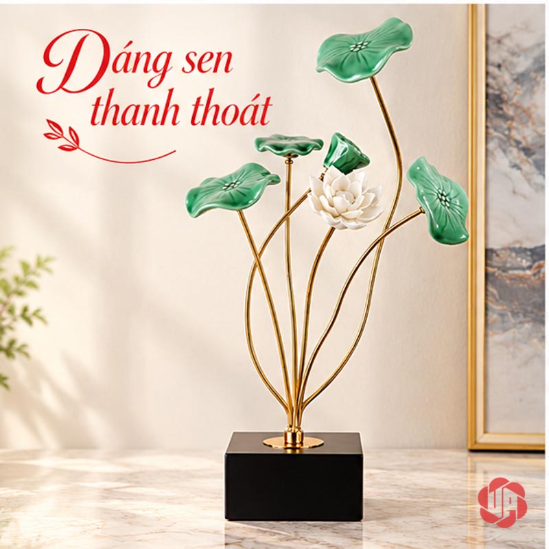 Hoa Sen Trang Trí Gốm Sứ Và Hợp Kim UP019 Hoa sen trang trí dáng cao với cành vàng thanh mảnh