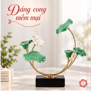 Hoa sen trang trí dáng cong với hoa trắng và lá xanh