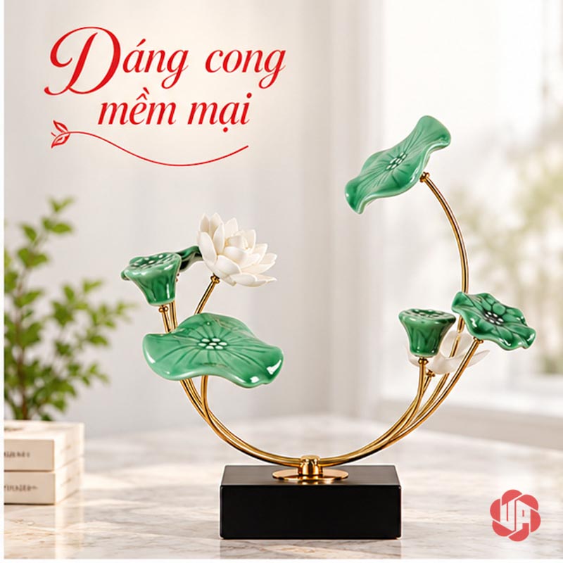 Hoa Sen Trang Trí Gốm Sứ Và Hợp Kim UP019 Hoa sen trang trí dáng cong với hoa trắng và lá xanh