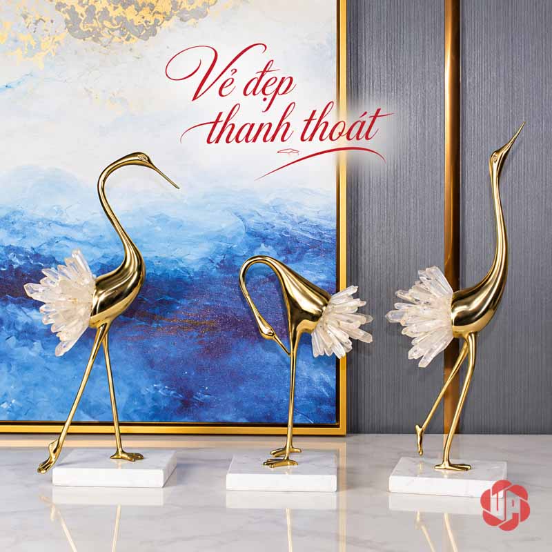Đồ Trang Trí Phòng, Tượng Chim Hồng Hạc Bằng Đồng UPD069 Ba dáng hồng hạc đuôi trắng trước bức tranh tông xanh