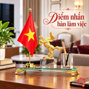 Hộp đựng bút để bàn ngựa vàng cùng cờ đỏ sao vàng