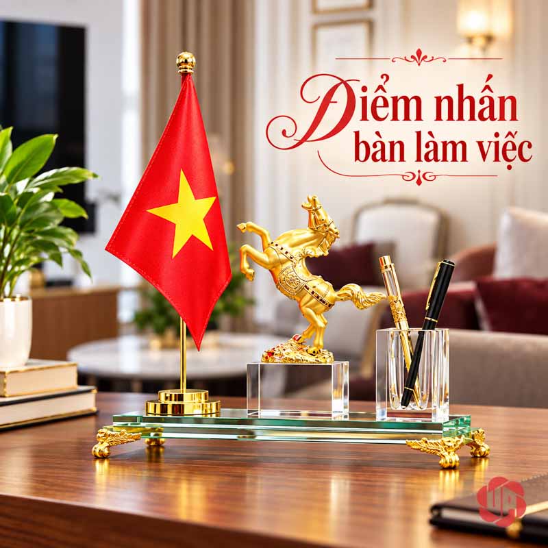 Hộp Đựng Bút Để Bàn Ngựa Mã Đáo Thành Công UP057 Hộp đựng bút để bàn ngựa vàng cùng cờ đỏ sao vàng