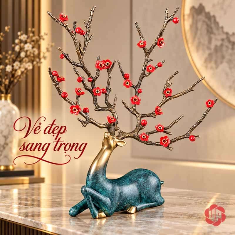 Tượng Hươu Bằng Đồng Tài Lộc, Dáng Nằm Hoa Đỏ UPD070 Tượng hươu xanh phối đầu vàng và hoa đỏ trên mặt đá sáng