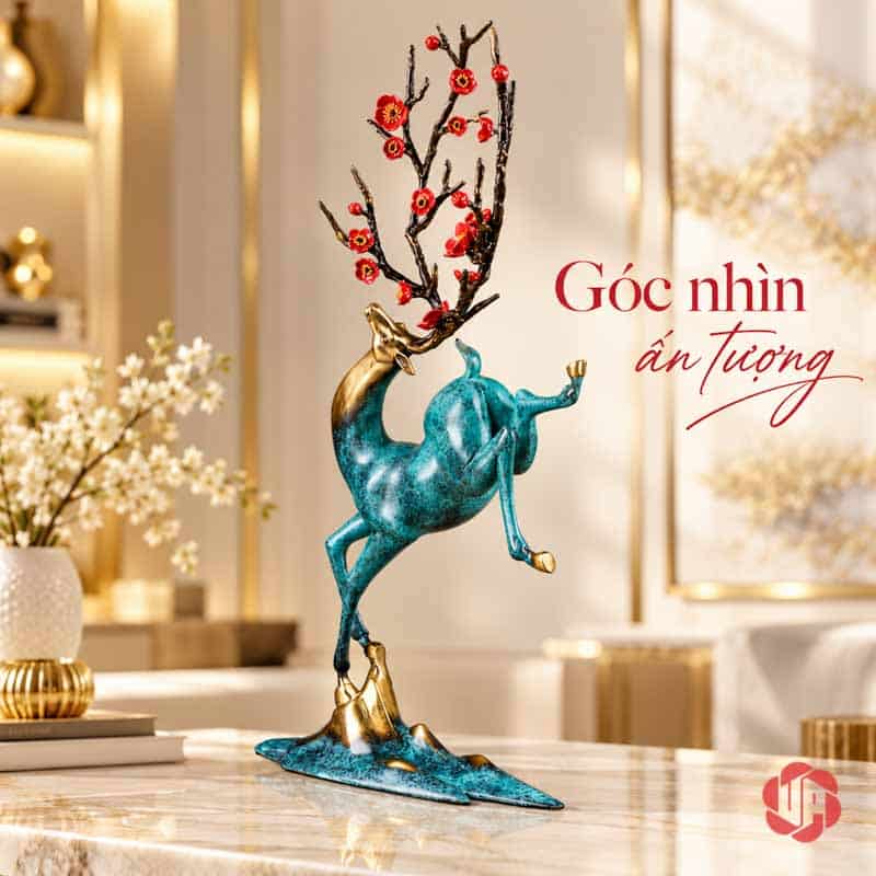 Tượng Hươu Nghệ Thuật Bằng Đồng, Dáng Vươn Hoa Đỏ UPD071 Góc chếch tượng hươu xanh, phần chân nâng và sừng hoa rõ nét