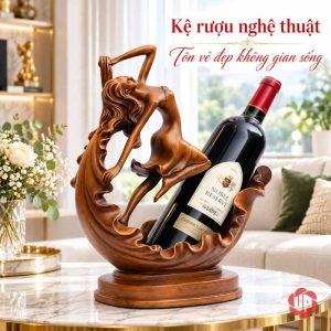 Kệ rượu vang thiếu nữ nghệ thuật đặt trong phòng khách có sofa sáng và hoa trắng