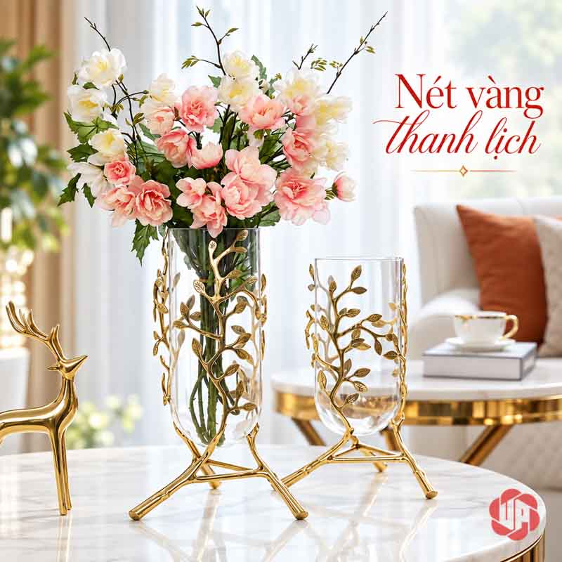 Lọ Hoa Thủy Tinh Mạ Vàng Họa Tiết Cành Lá UPT10 Hai lọ thủy tinh có khung lá vàng và hoa hồng trắng hồng