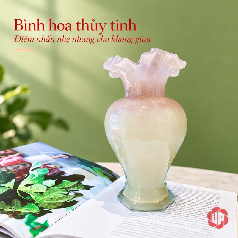 Lọ Hoa Thủy Tinh Pastel Nghệ Thuật Trang Trí Phòng Khách UPT14 Lọ hoa xanh hồng với miệng loe tinh tế – lọ hoa thủy tinh pastel UPT14