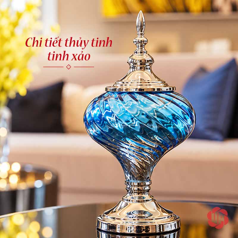 Bộ Lọ Hoa Thủy Tinh Xanh Bạc Tân Cổ Điển UPT09 Lọ thủy tinh xanh dáng tròn có nắp và chân kim loại ánh bạc