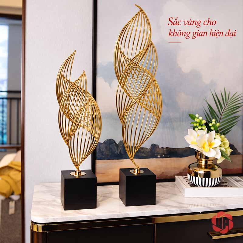 Ngọn Lửa Decor Trang Trí Ánh Vàng UP026 Ngọn lửa decor bày lệch cao độ trước tranh lớn