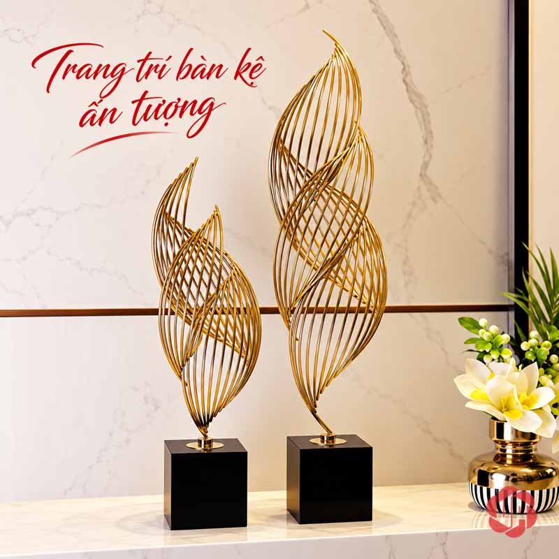 Ngọn Lửa Decor Trang Trí Ánh Vàng UP026 Ngọn lửa decor đế đen cạnh bình hoa nhỏ