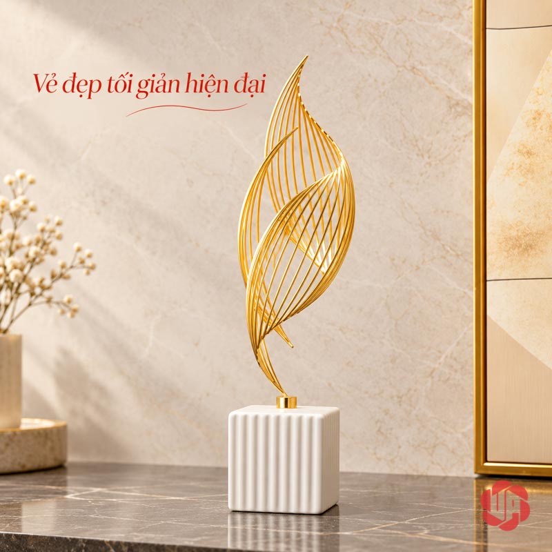 Ngọn Lửa Decor Trang Trí Ánh Vàng UP026 Ngọn lửa decor đế trắng trên mặt bàn vân xám