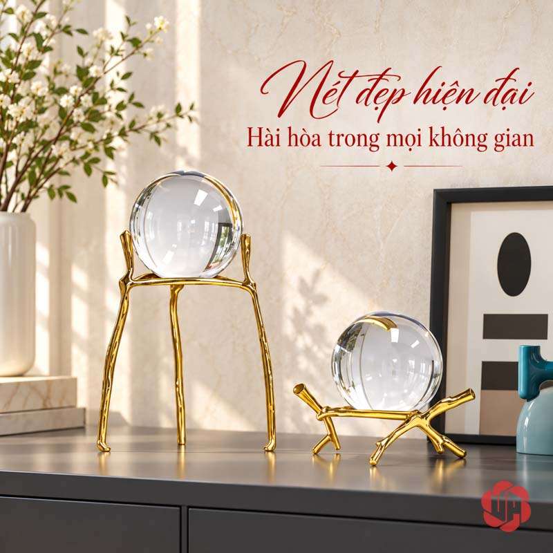 Quả Cầu Thủy Tinh Trang Trí Chân Đồng Cành Cây UP014 Quả cầu pha lê chân đồng trên mặt tủ màu đen