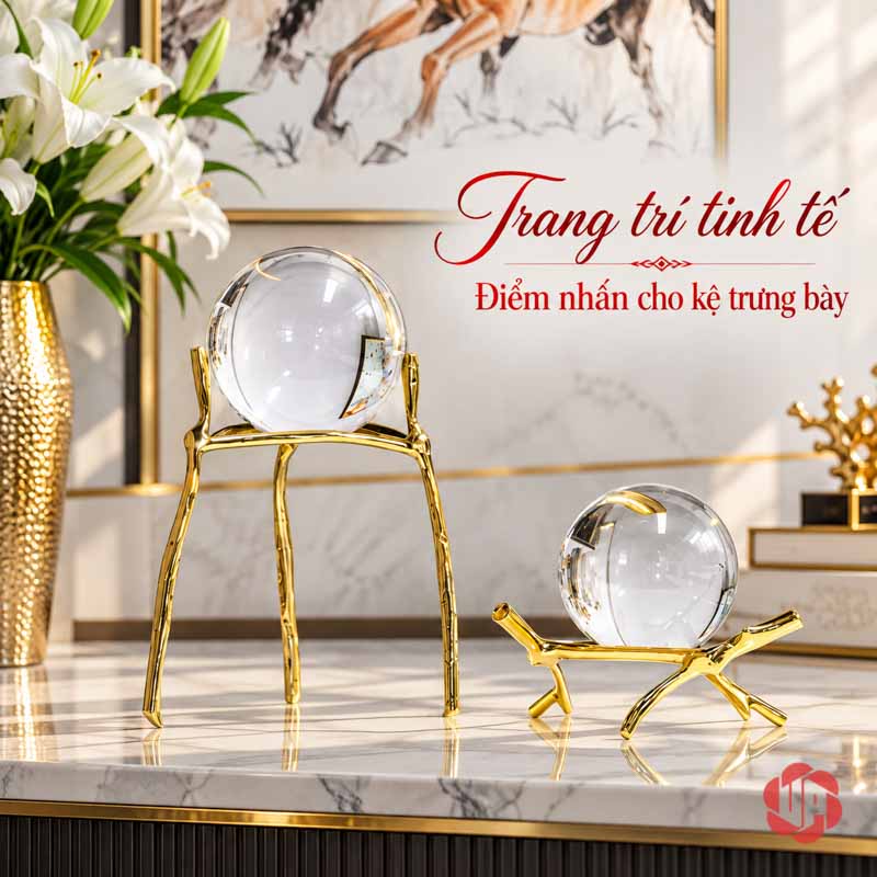 Quả Cầu Thủy Tinh Trang Trí Chân Đồng Cành Cây UP014 Quả cầu pha lê chân đồng trên tủ dưới tranh ngựa