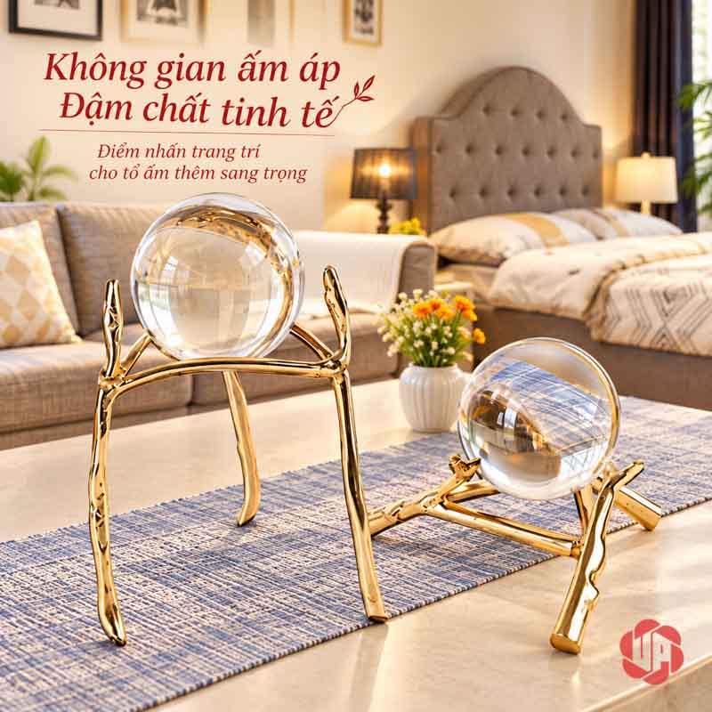 Quả Cầu Thủy Tinh Trang Trí Chân Đồng Cành Cây UP014 Quả cầu pha lê chân đồng trong không gian phòng ngủ