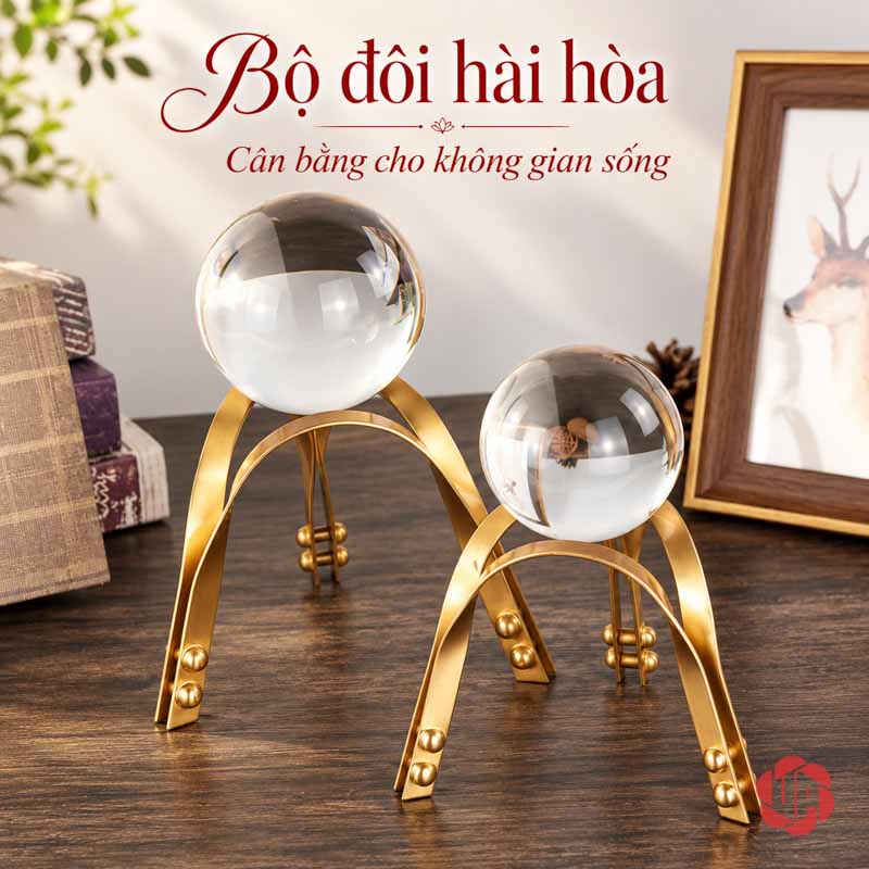 Quả Cầu Pha Lê Phong Thủy Chân Vòm Ánh Vàng UP012 Quả cầu phong thủy để bàn phối cùng sách và khung tranh