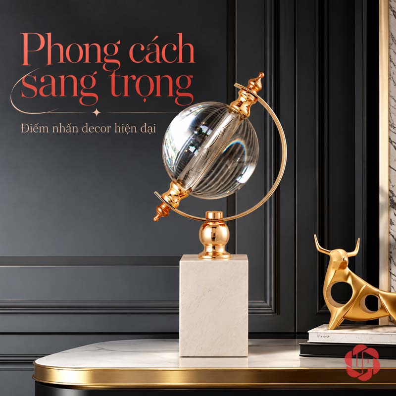 Quả Cầu Thủy Tinh Để Bàn Đế Đá Trắng UPV010-T Quả cầu khung vàng đế trắng trên bàn console nền tối