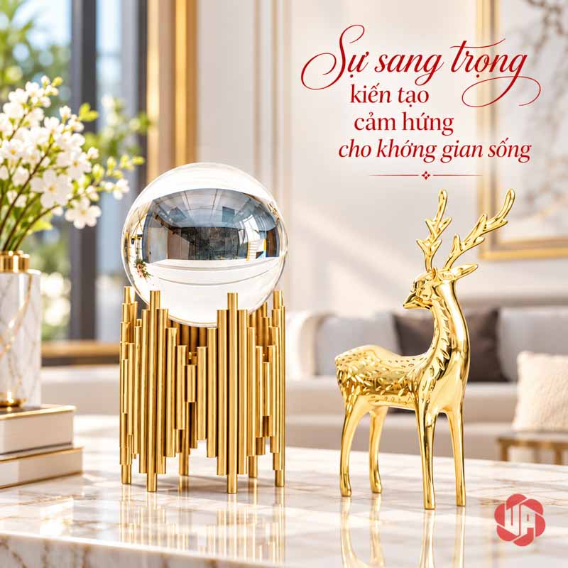 Quả Cầu Thủy Tinh Phong Thủy Chân Trụ Ánh Vàng UP017 Quả cầu thủy tinh phong thủy đặt cạnh tượng hươu vàng