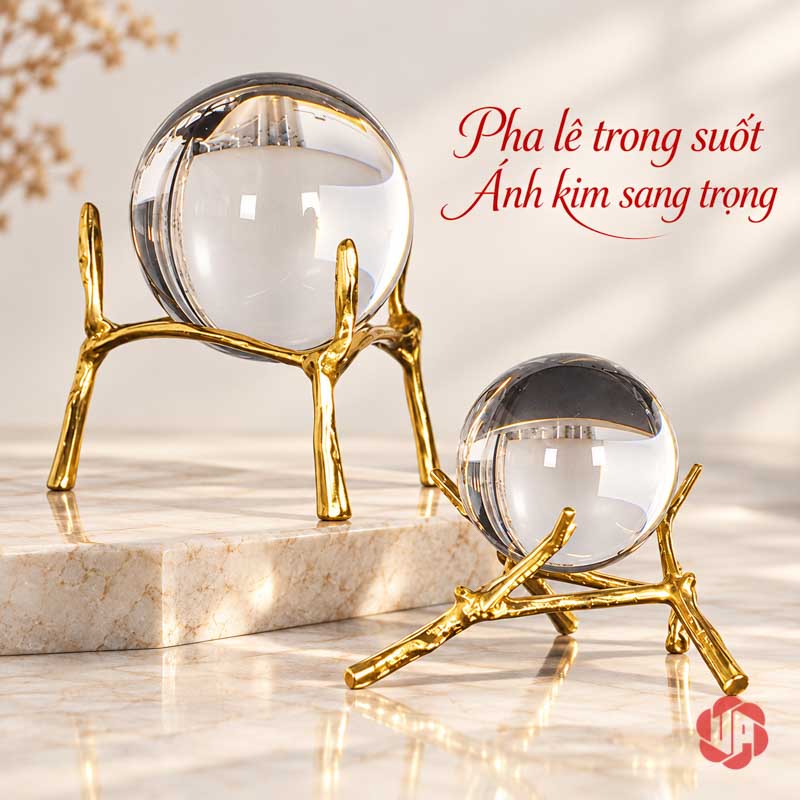 Quả Cầu Thủy Tinh Trang Trí Chân Đồng Cành Cây UP014 Quả cầu thủy tinh trang trí phối dáng cao trên bục đá