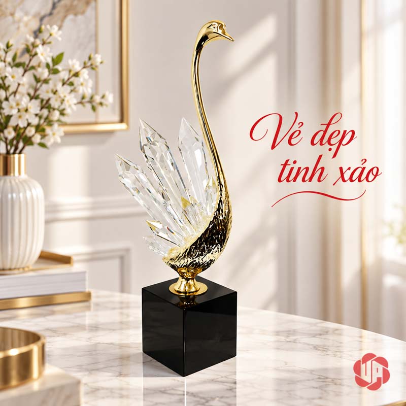 Tượng Decor Đôi Chim Thiên Nga Cao Cấp, Đồng Và Pha Lê UPD072-A Thiên nga nhìn nghiêng với cổ vươn, thân tối ánh kim và đuôi trong suốt