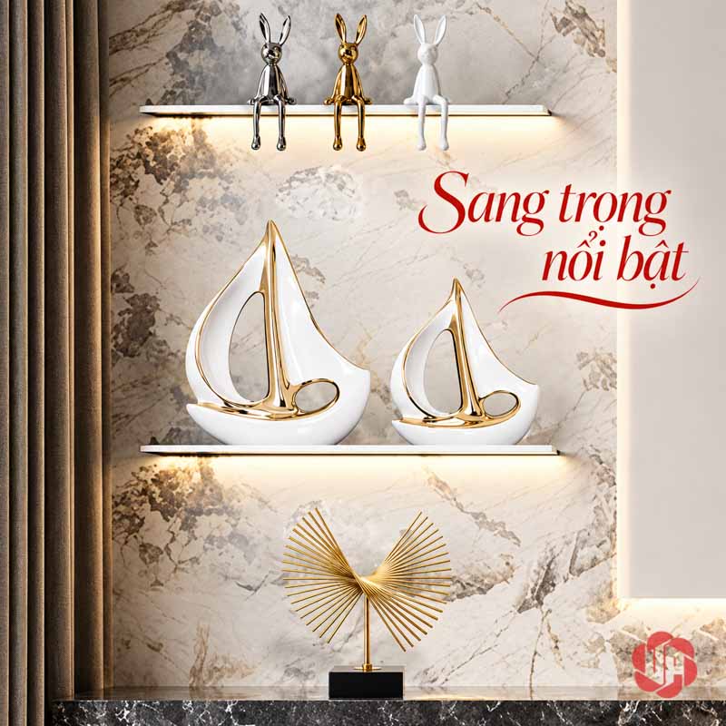 Tượng Decor Cánh Buồm Xuôi Gió Gốm Sứ Trắng Vàng UP053-A Tượng decor cánh buồm xuôi gió phối trên kệ nền vân đá có đèn