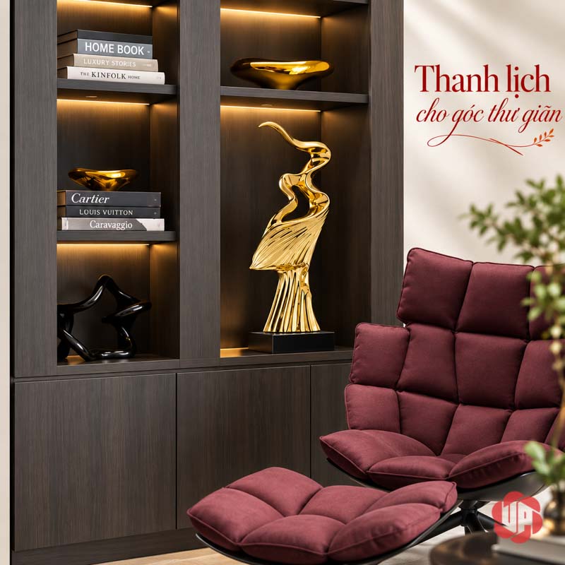 Tượng Decor Nghệ Thuật Tinh Thần Phấn Chấn UP056 Tượng decor mạ vàng trên kệ sách cạnh ghế thư giãn