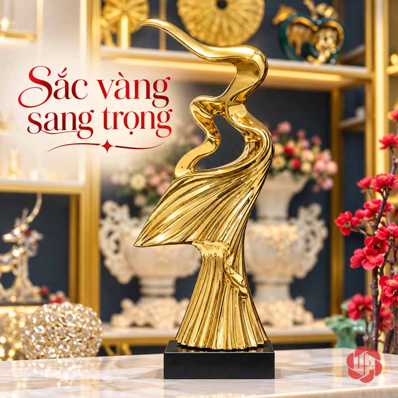Tượng Decor Nghệ Thuật Tinh Thần Phấn Chấn UP056 Tượng decor Tinh thần phấn chấn trước nền showroom vàng