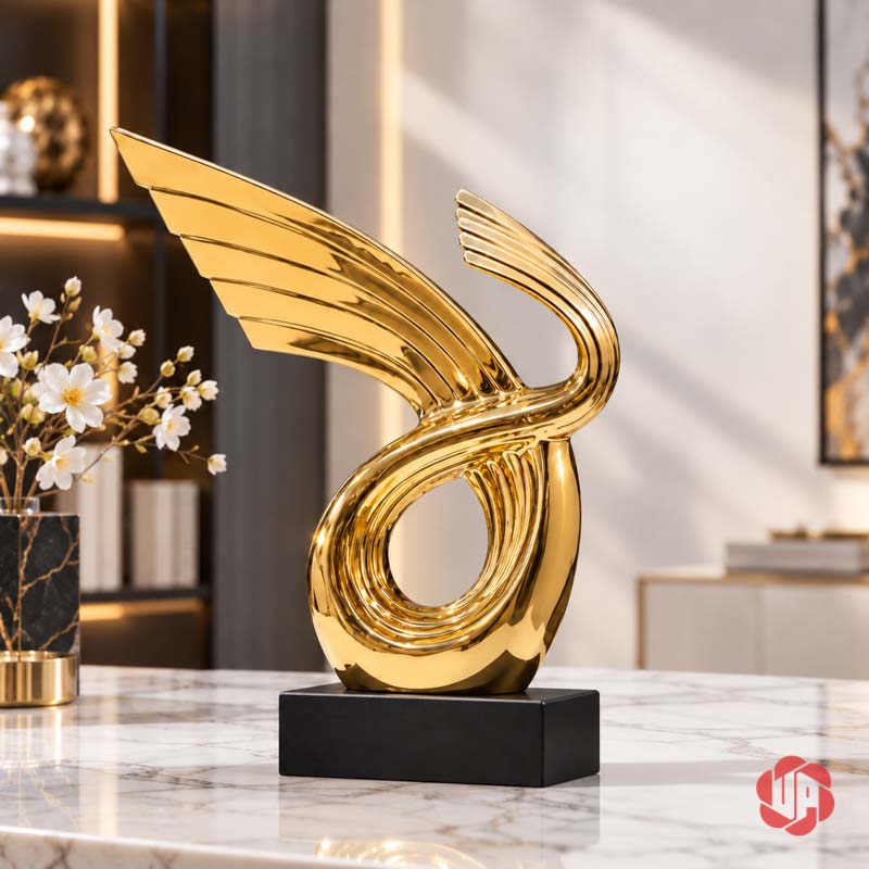 Tượng Trang Trí Nghệ Thuật Thuận Buồm Xuôi Gió UP055 Tượng trang trí nghệ thuật sắc vàng trên bàn cạnh hoa