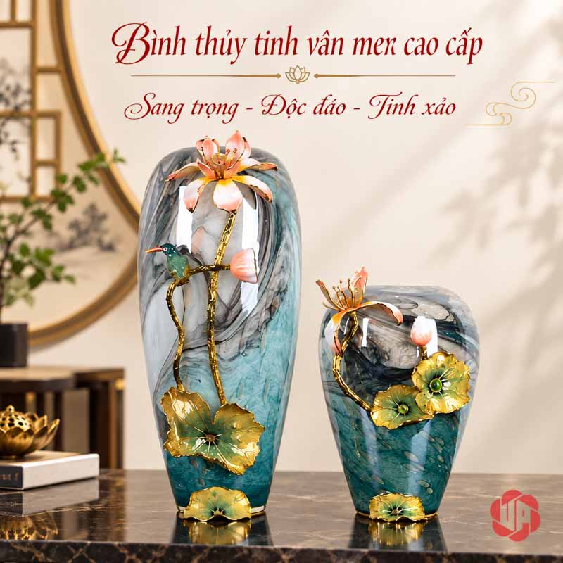 Bình Hoa Sen Thủy Tinh Tráng Men Xanh Ngọc UPT16 Hai bình hoa sen thủy tinh trang trí chi tiết hoa lá trên thân