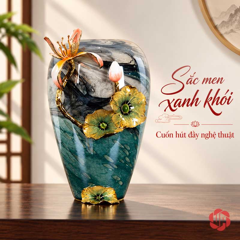 Bình Hoa Sen Thủy Tinh Tráng Men Xanh Ngọc UPT16 Hoa sen và lá sen đắp nổi trên bình thủy tinh màu ngọc