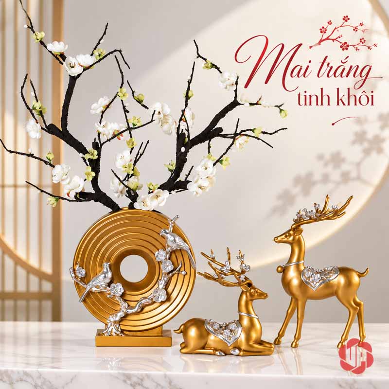 Đồ Trang Trí Decor Hươu Vàng, Chim Và Hoa Mai UPV016 Vòng tròn vàng cắm hoa trắng bên trái hai tượng hươu vàng