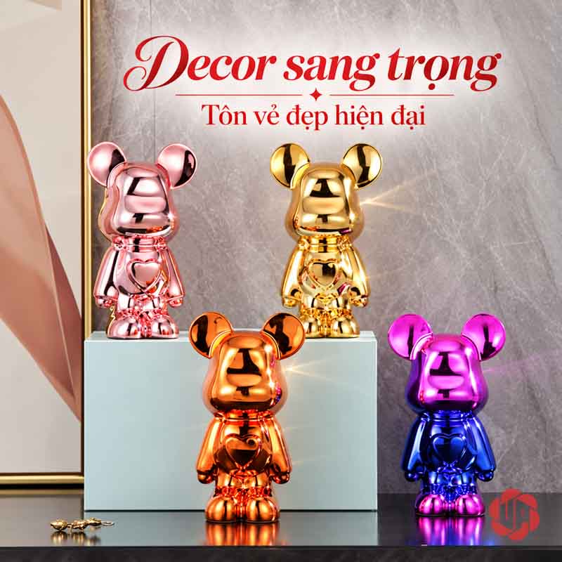 Gấu Bearbrick Decor Trang Trí Nghệ Thuật UPV031 Bốn tượng gấu hồng vàng cam và chuyển sắc được bày trên bục cao thấp