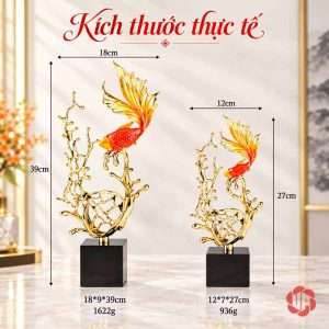 Ảnh kích thước hai tượng cá, cỡ lớn 18 × 9 × 39 cm và cỡ nhỏ 12 × 7 × 27 cm