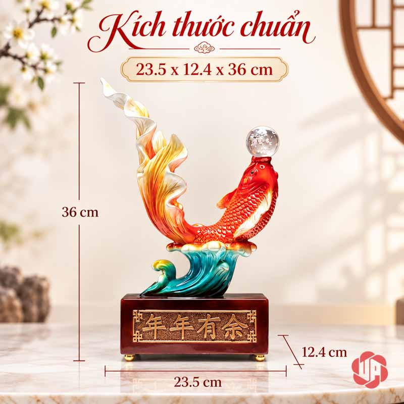 Tượng Trang Trí Phong Thủy Cá Koi Nhả Ngọc UPV032B Ảnh tượng cá ghi cao 36 cm, chân đế ngang 23,5 cm và sâu 12,4 cm
