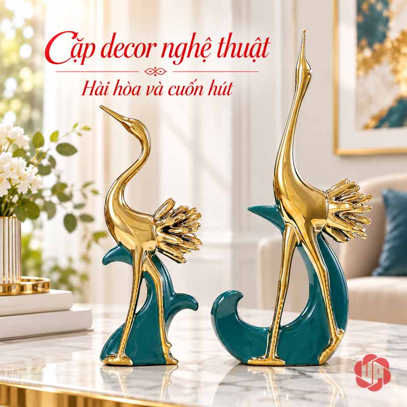 Đồ Decor Đẹp Cặp Chim Hồng Hạc Xanh Vàng UPV040 Cặp hồng hạc ánh vàng trên đế xanh trước cửa sổ sáng và bình hoa trắng
