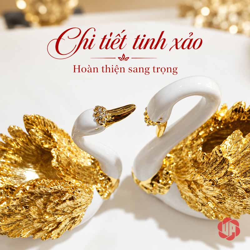 Đôi Tượng Thiên Nga Trắng Cánh Vàng UPV060 Góc nhìn từ trên xuống đầu cổ và cánh đôi thiên nga
